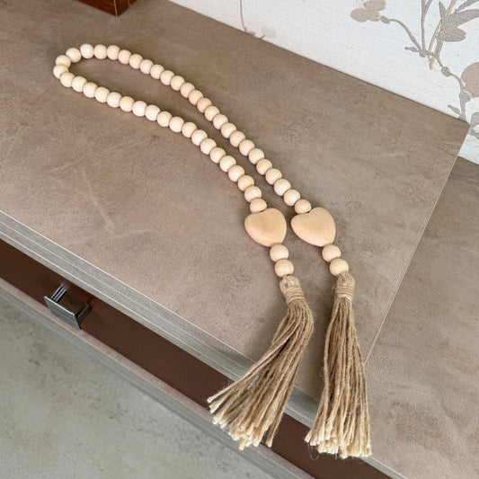 Colar de Mesa Decorativo em Madeira Bege Corações