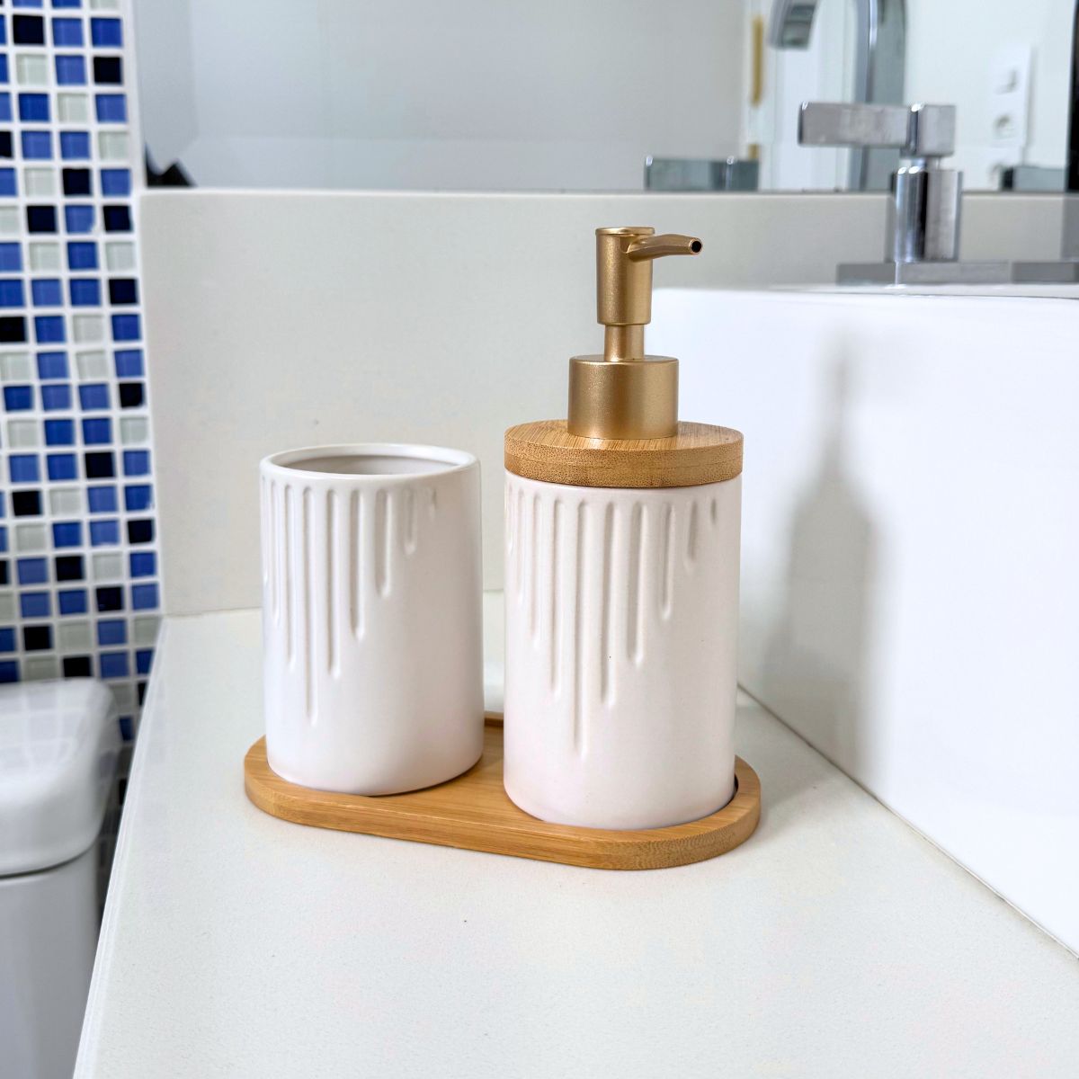 Kit Banheiro lavabo Drip - Conjunto Porcelana Base Bambu Saboneteira Porta Escova 3 Peças