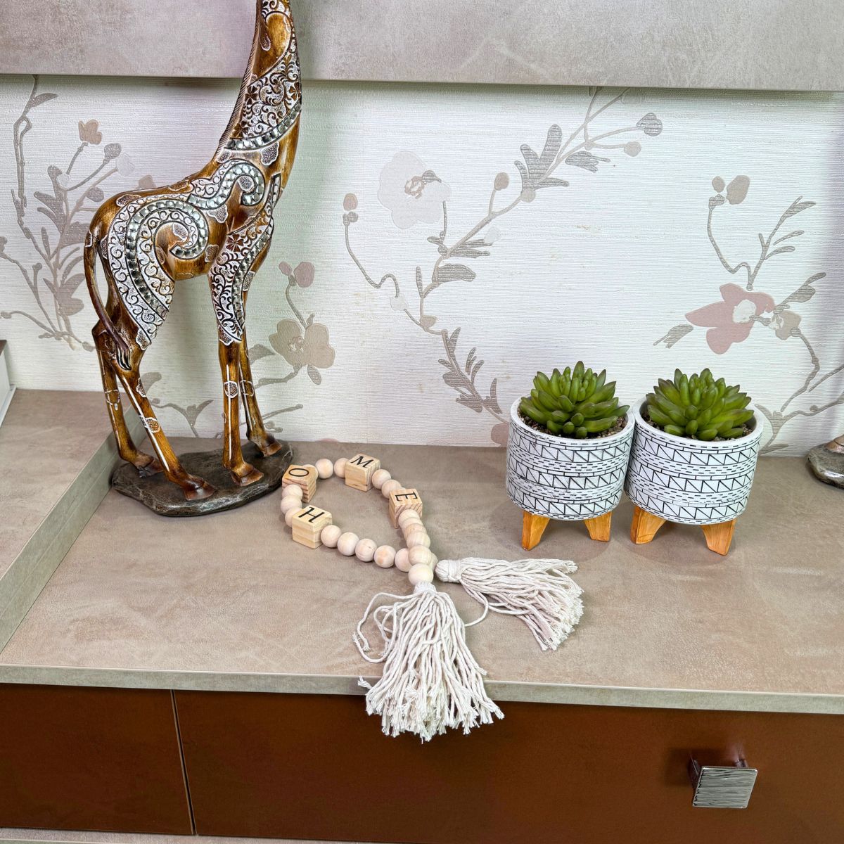 Colar de Mesa Decorativo em Madeira Bege Home
